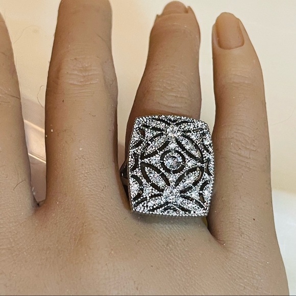 🥂Fancy Large Open Work Silver Tone White Zircon Dinner Ring! - Picture 8 of 16